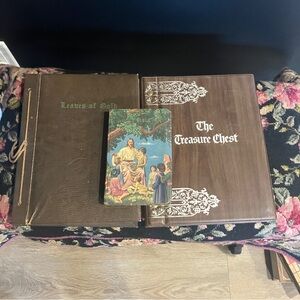 Lot of 3 Vintage Religious Books & 1950s Bible Leaves of Gold Treasure Chest